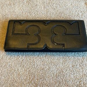 Brand new clutch with tag!
